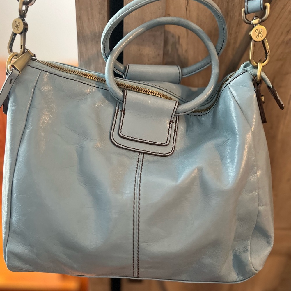 HOBO leather bag excellent like new condition. Blue